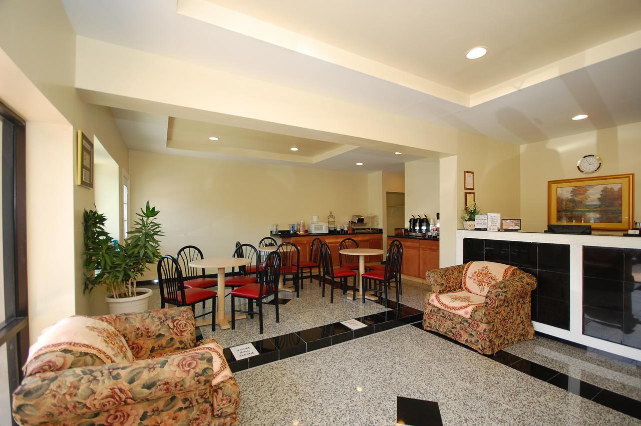 Millville Motorsports Inn And Suites Wnętrze zdjęcie